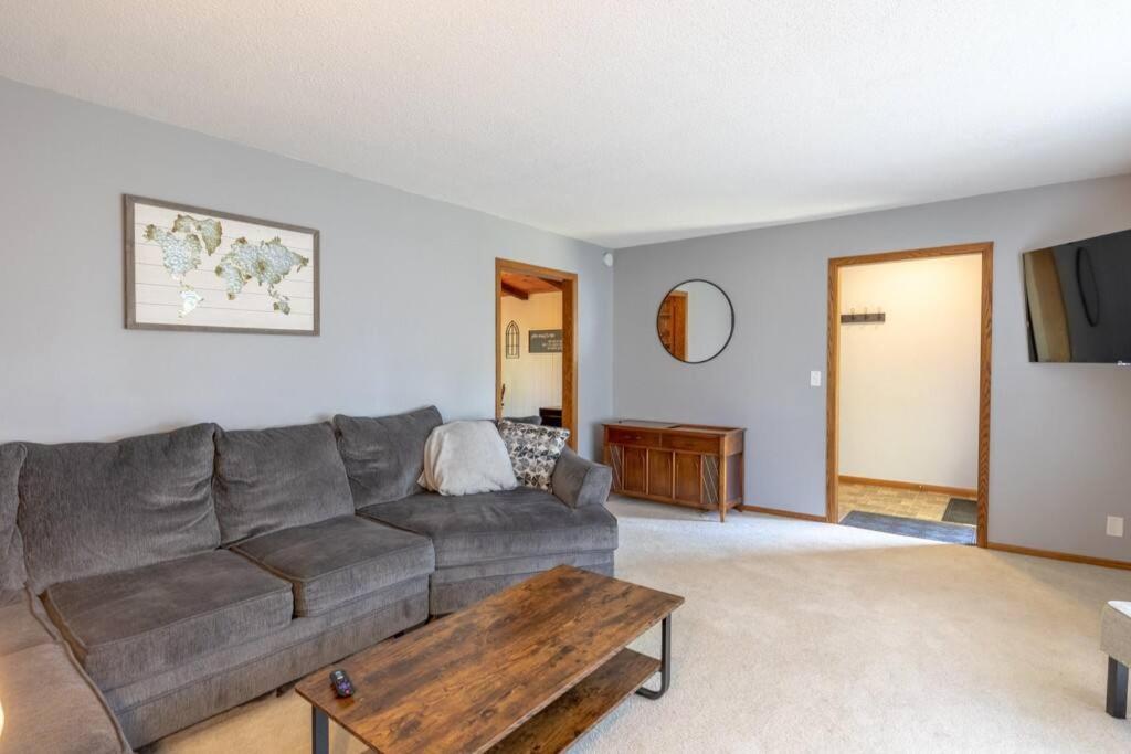Family Home W/ 2 King, 2 Queen Beds + Game Room Bemidji Exterior foto