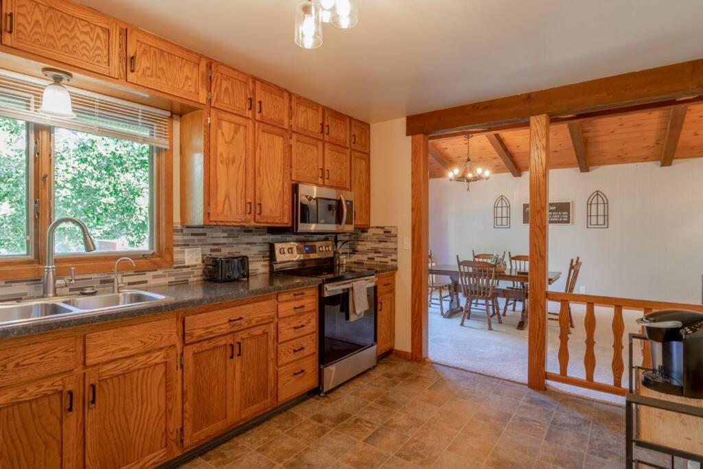 Family Home W/ 2 King, 2 Queen Beds + Game Room Bemidji Exterior foto