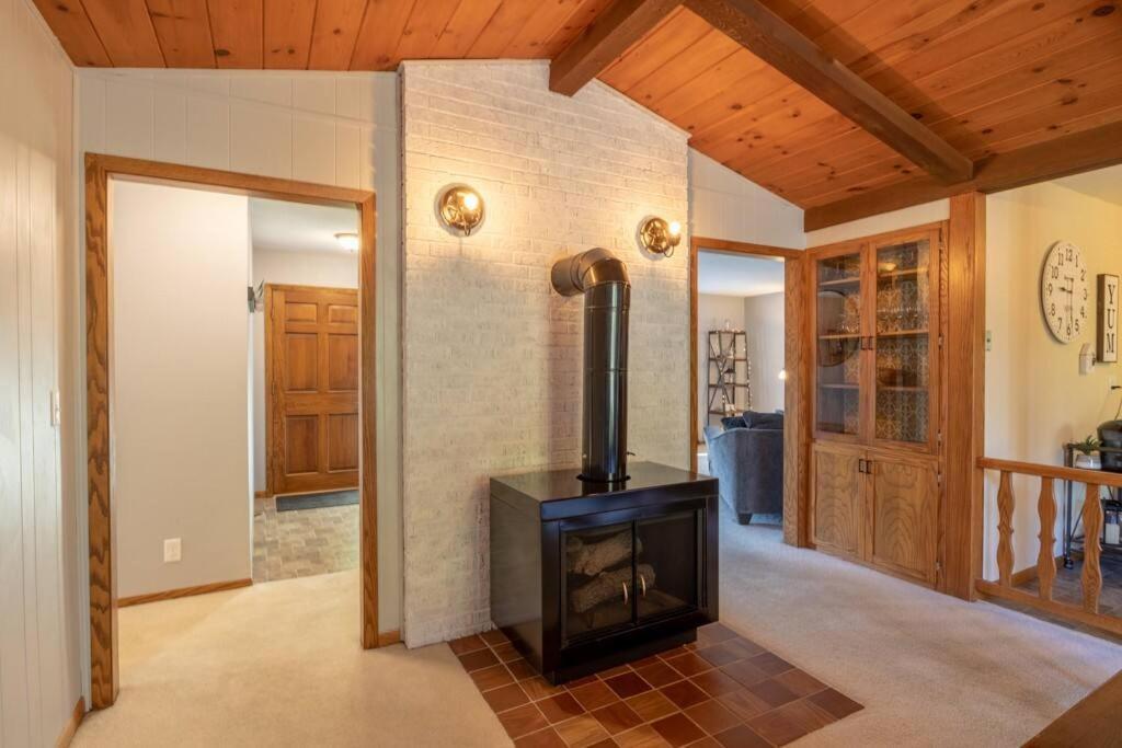 Family Home W/ 2 King, 2 Queen Beds + Game Room Bemidji Exterior foto